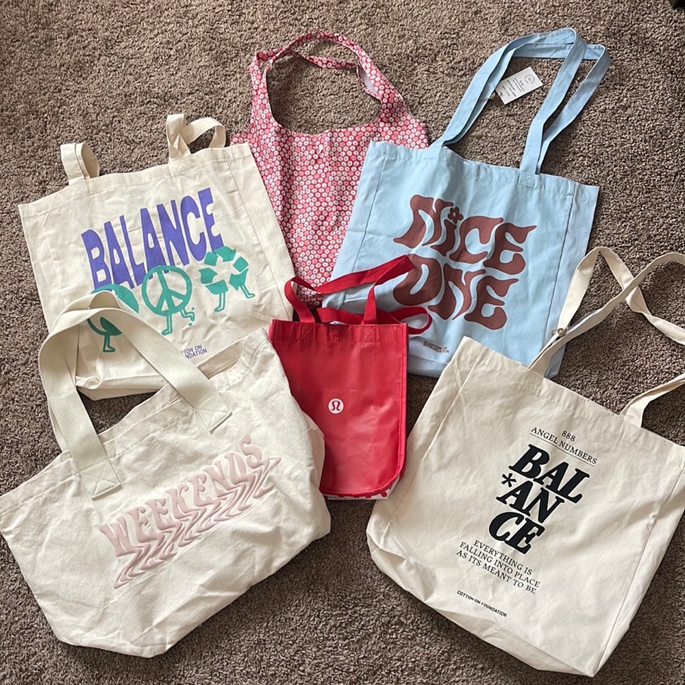 6 tote bags